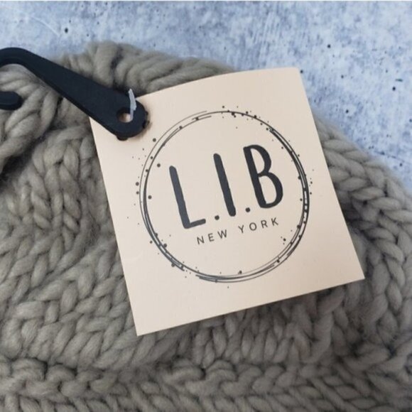 NWT L.I.B New York | Beige Knit Ponytail Beanie Hat - Picture 3 of 4
